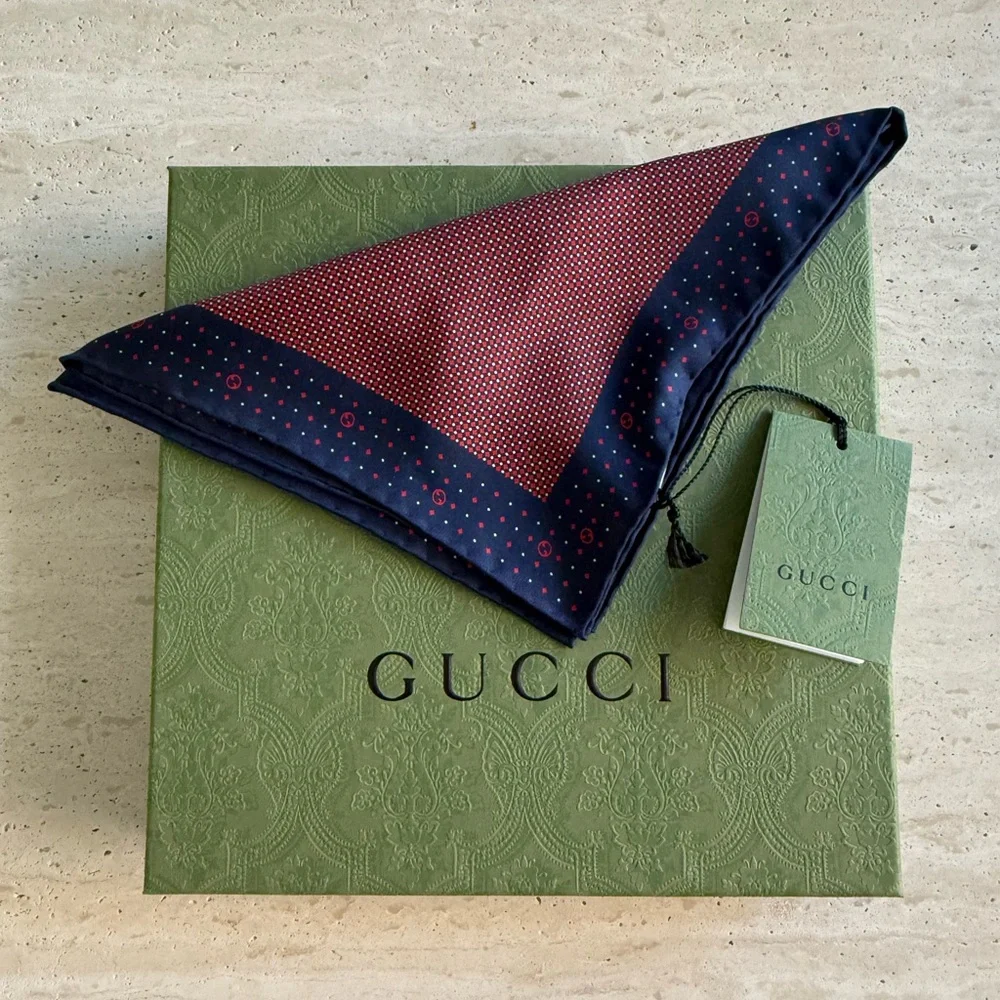 NWT Gucci GG DIAMONDS SILK SQUARE SCARF UNISEX❤️